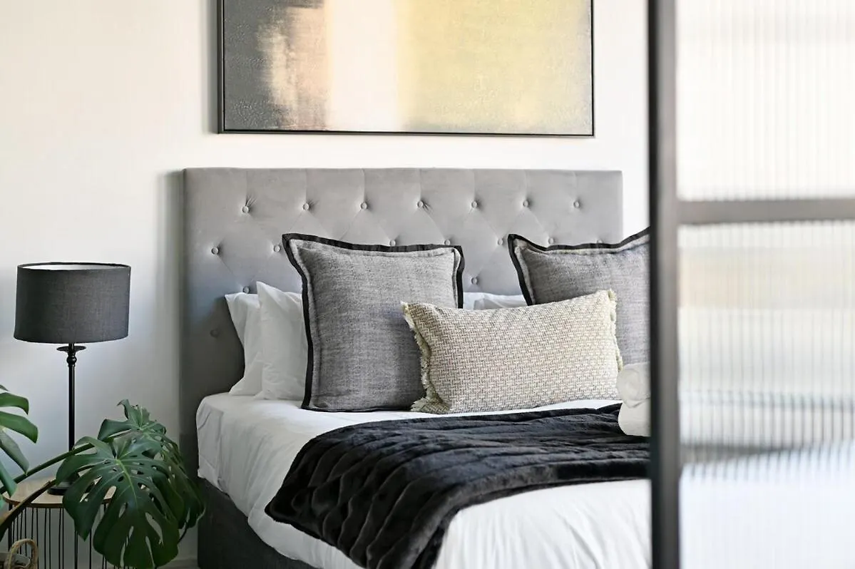 Apartment Kira - 1Br Urban Oasis With Views & Rooftop Pool Cape Town South Africa