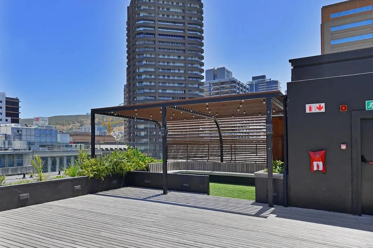 Kira - 1Br Urban Oasis With Views & Rooftop Pool Cape Town Apartment