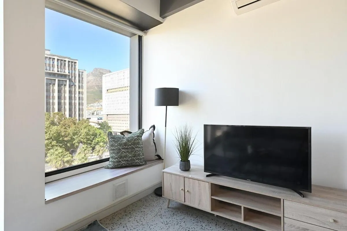 Apartment Kira - 1Br Urban Oasis With Views & Rooftop Pool Cape Town South Africa