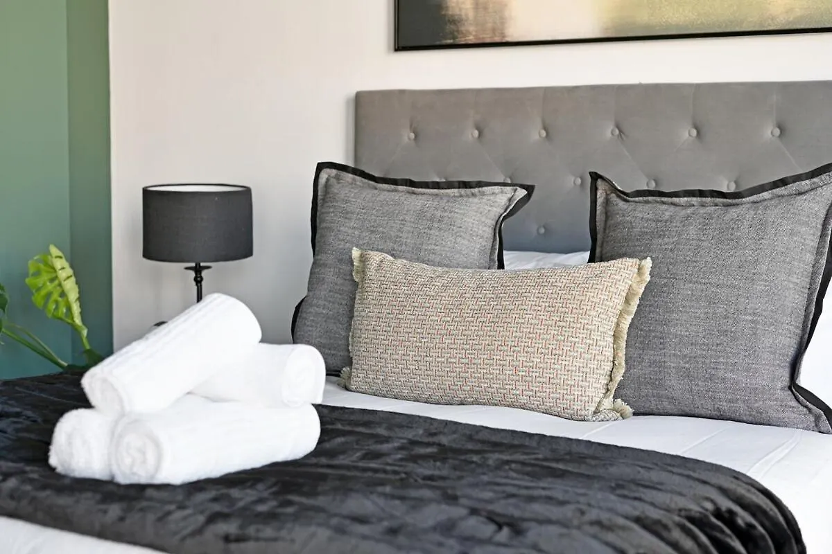 Kira - 1Br Urban Oasis With Views & Rooftop Pool Cape Town