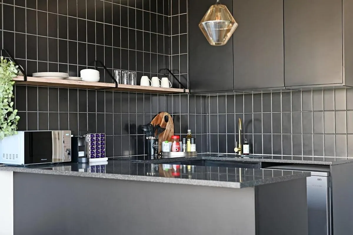 Kira - 1Br Urban Oasis With Views & Rooftop Pool Cape Town Apartment