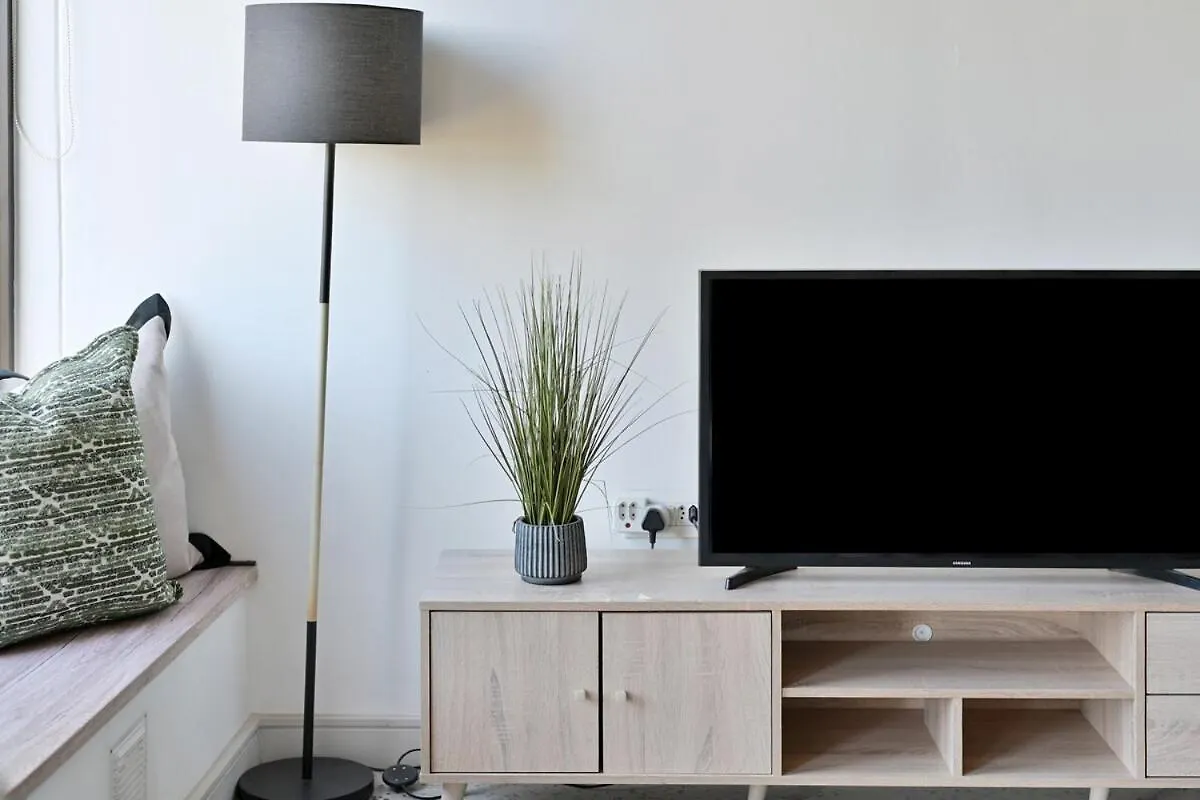 Kira - 1Br Urban Oasis With Views & Rooftop Pool Cape Town 0*,