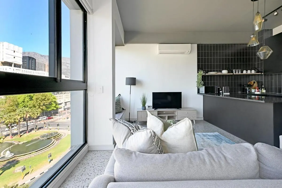 Apartment Kira - 1Br Urban Oasis With Views & Rooftop Pool Cape Town