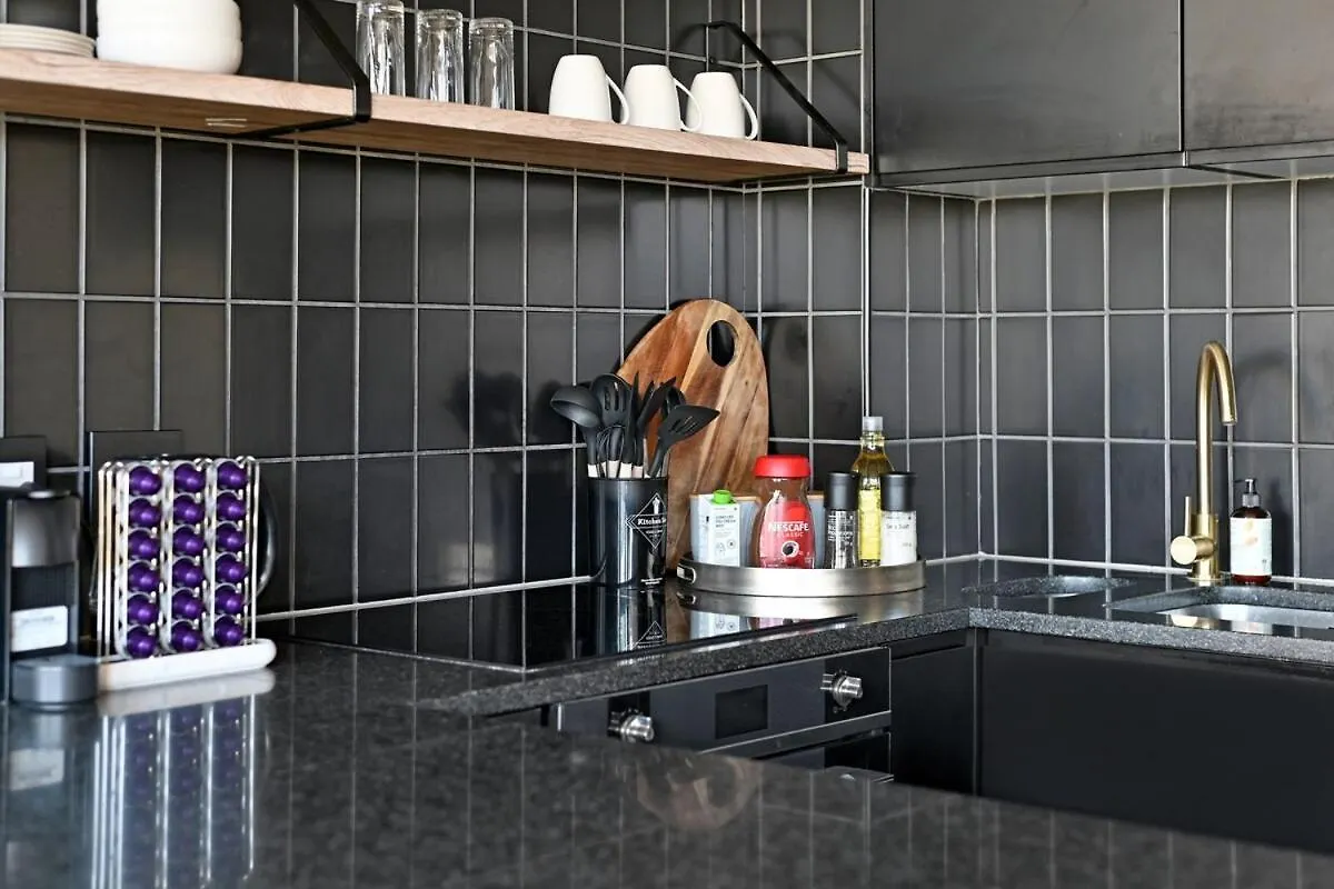Kira - 1Br Urban Oasis With Views & Rooftop Pool Cape Town
